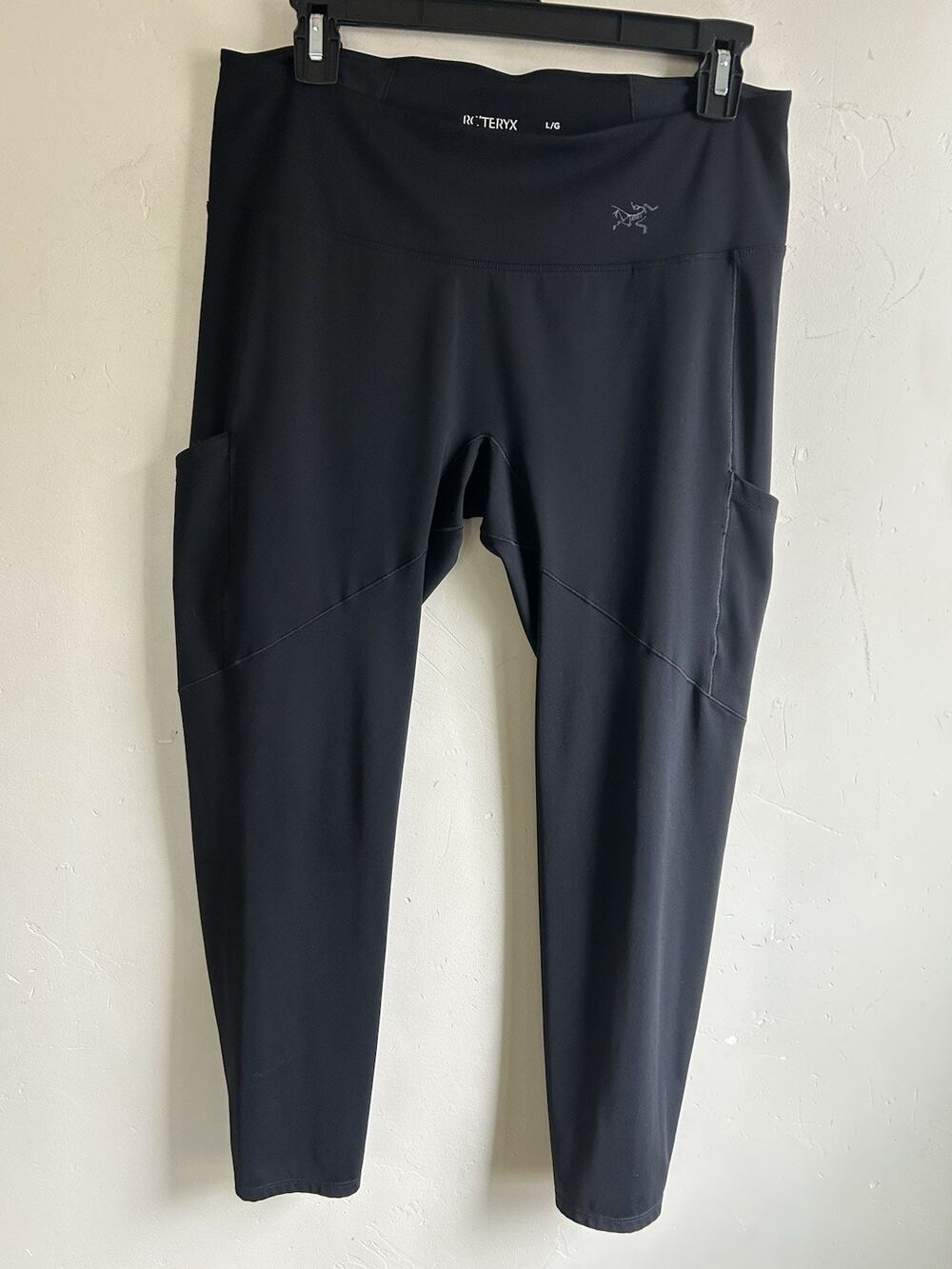 Arc’teryx Womens L Black Mid Utility Leggings Hiking Trail Side Pockets Gorpcore